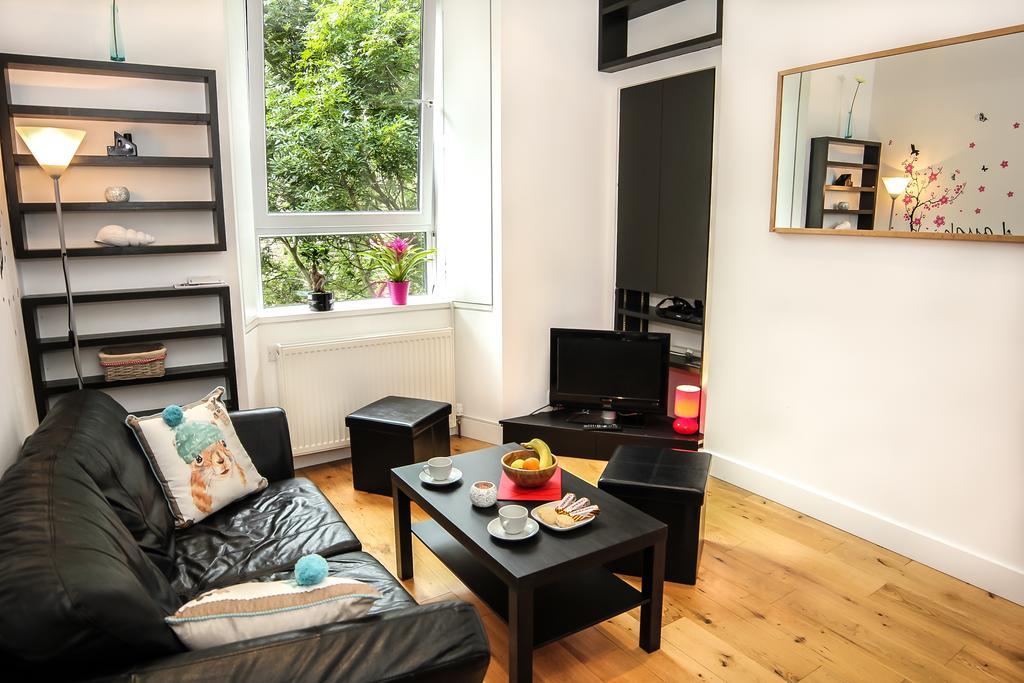 Apartamento Chic & Bright Flat Near Holyrood Park Edimburgo Habitación foto